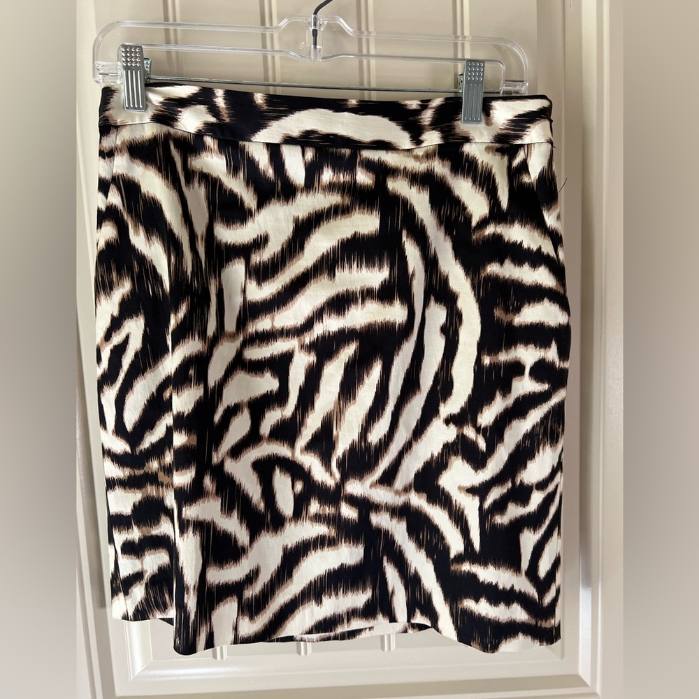 Ann Taylor animal print skirt w/pockets size 4